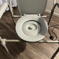 Folding Commode 