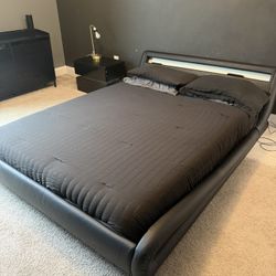 Queen bed And Furniture 