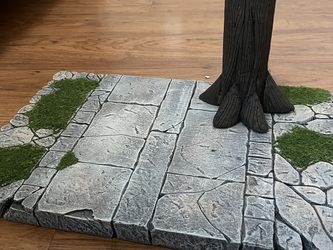 1:12 Display Diorama With Tree