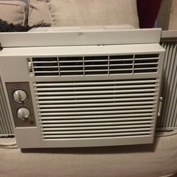 GE Ac Works Like New Conditions 5100 Btu