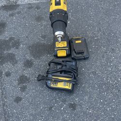 Atomic De Walt Drill For Sale 90:00 Dollars Firm Price It Comes With Charger  And 2 Batteries Working Great 