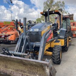 John Deere 210l Skip Loader