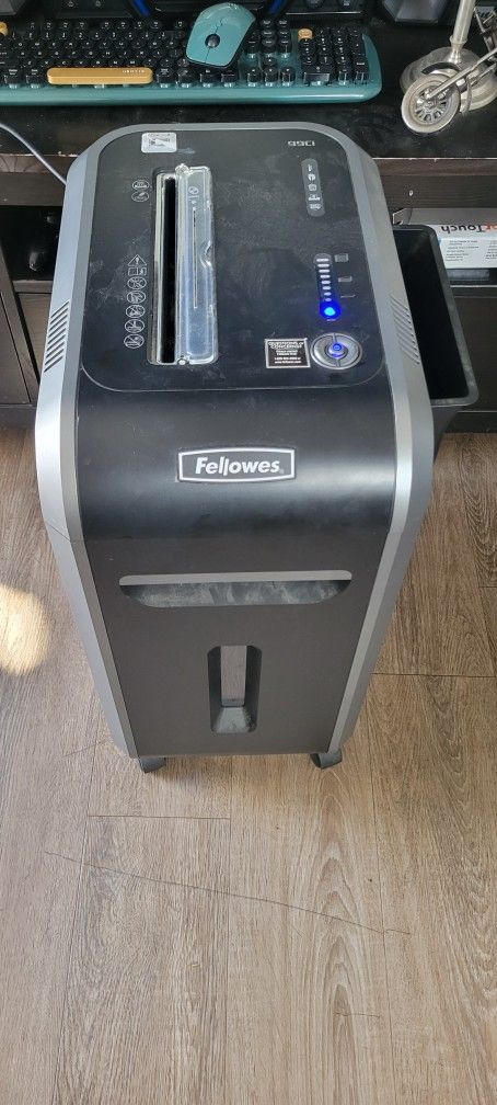 Fellowes Shredder 99ci