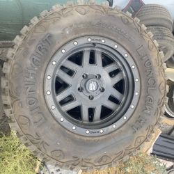 Jeep Set Of 5 Rims And Tires 35-12.5-18