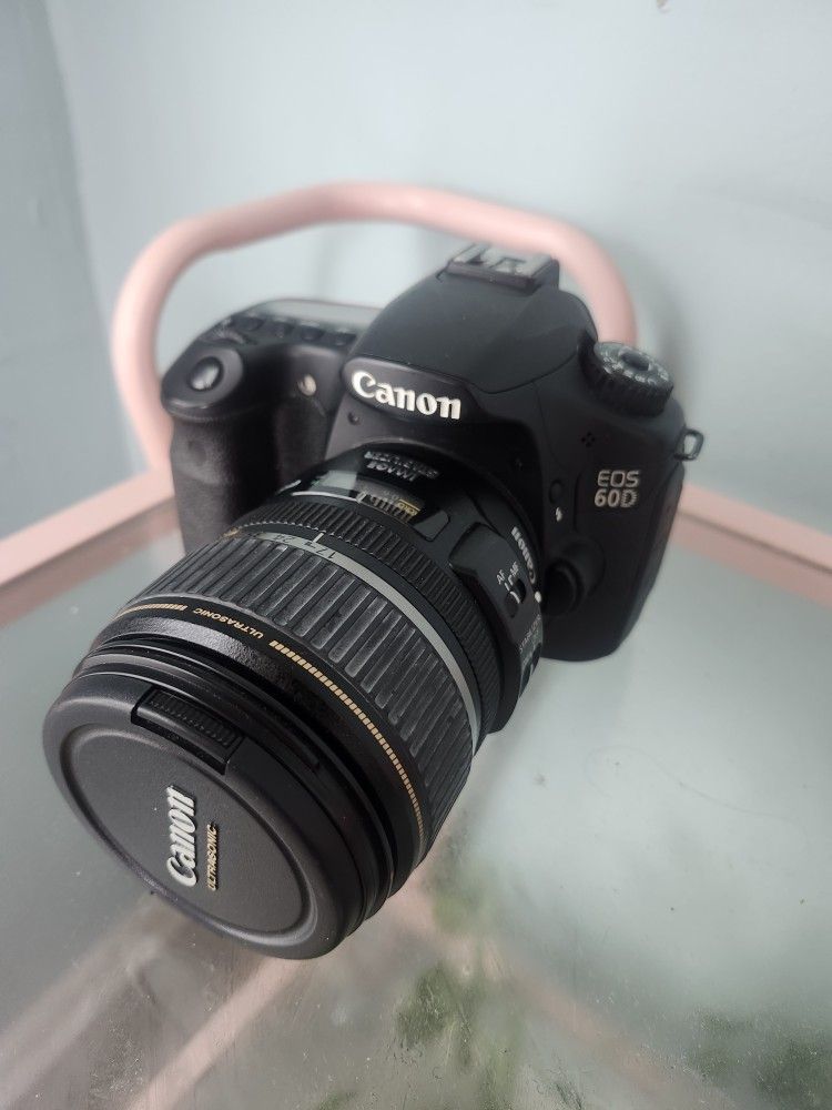 Canon Eos 60D with Extra Lense 75-300mm