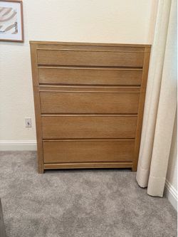 Vintage 5 drawer chest/dresser