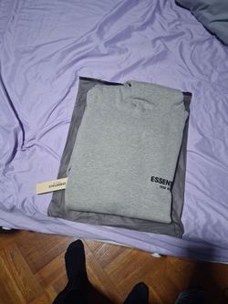 Essentials fear of God size M
