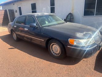 2001 Lincoln Towncar