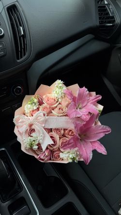 Ramo buchon, Bouquets, Roses, Flowers, Rosas, Floral arrangements,