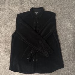 men’s black shirt
