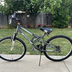 Huffy trail runner bike 26”