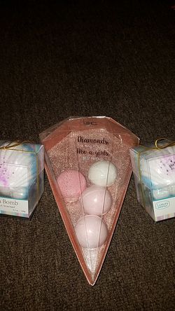 Bath bombs
