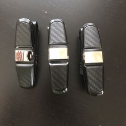 Sunglasses clip for visor