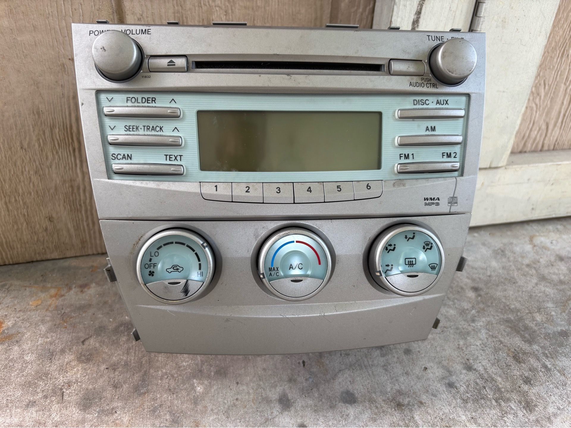 Toyota Camry Radio cd player and AC controller