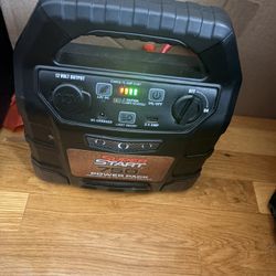 Super Start 750 Power Pack Jumper Box