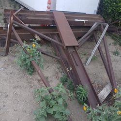 40 Ton Hevy Duty Engine Hoist...9 Ft Or 10 Tall 