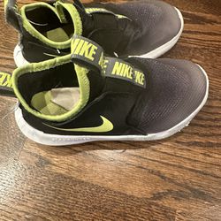 Nike Boys Shoes Size 10