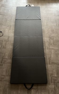 4-Panel Folding Lightweight Gymnastics Tumbling Mat with Handle. Kids 