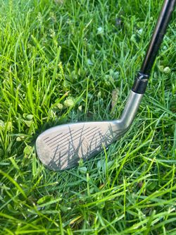 Men’s RH driving iron by Knight Golf in LIKE NEW condition!