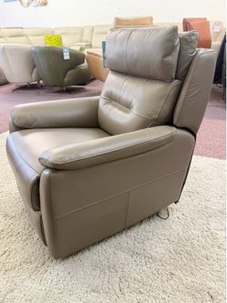 Ossorio power recliner  leather chair