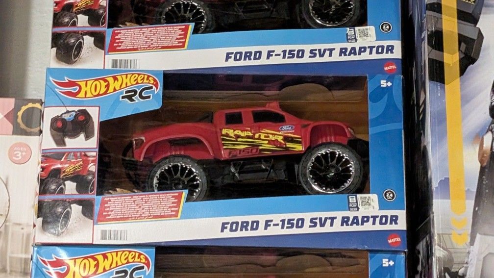 Hot Wheels RC Ford F-150 SVT Raptor Remote Control Truck Red Off-Road 1:24
