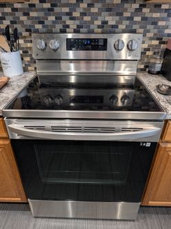 LG ThinQ Stainless Steel Electric Range- MUST PICK UP