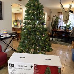 Pre-Lit Christmas Tree 