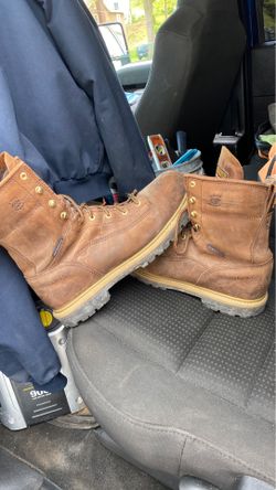 Carolina men’s work boots, worn a few times. Give me 50$ obo there yours