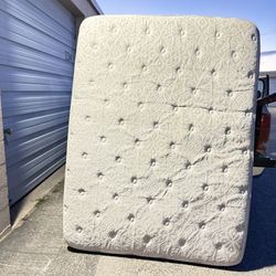 FOAM QUEEN SIZE BED MATRESS 12” LEGACY BRAND