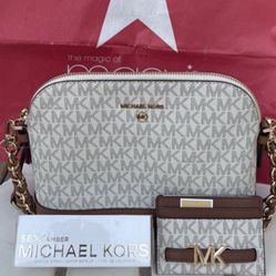 Michael Kors Set NWT pick up location in the city of Pico Rivera 