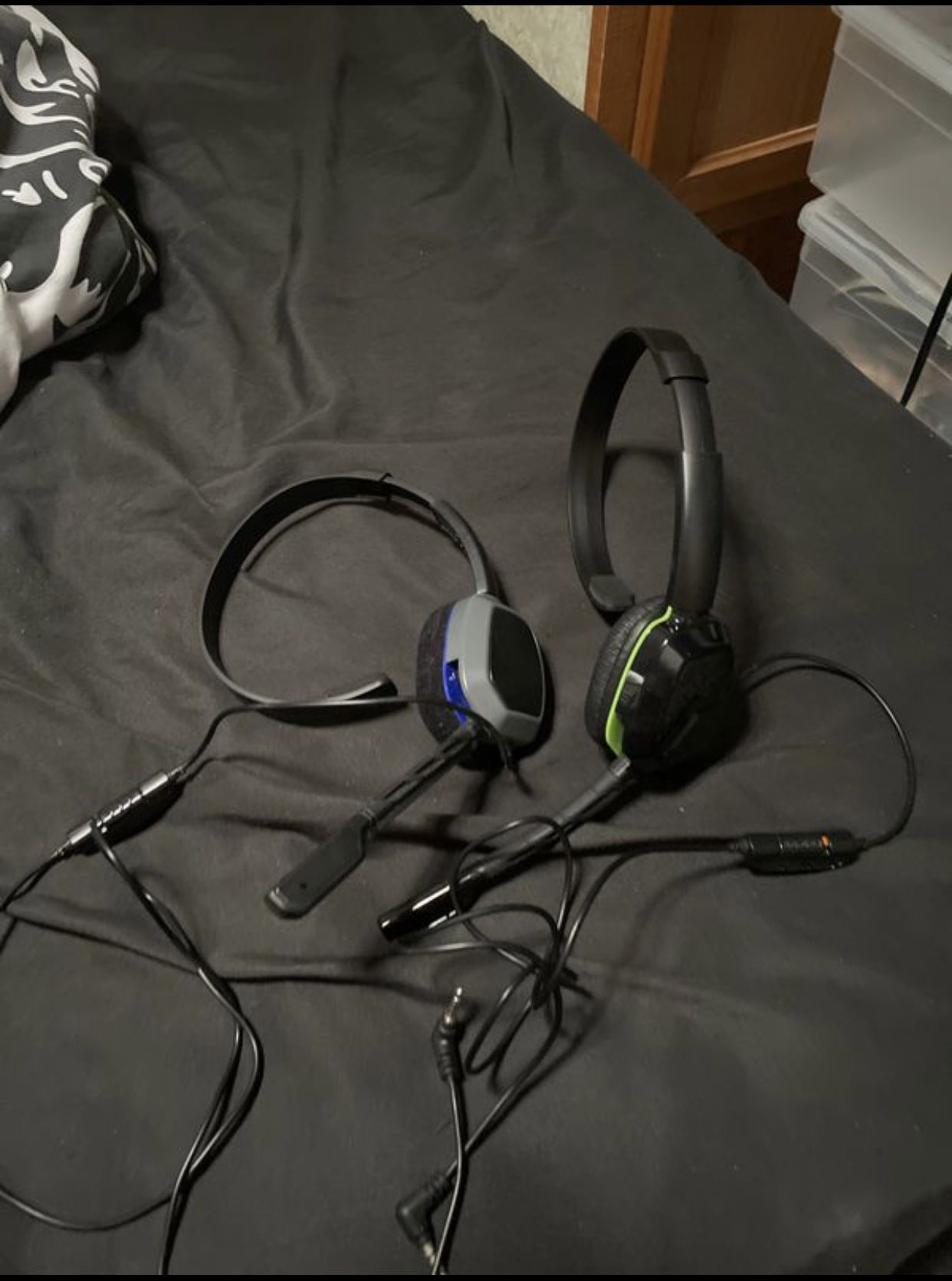 Selling ps4 n Xbox headsets
