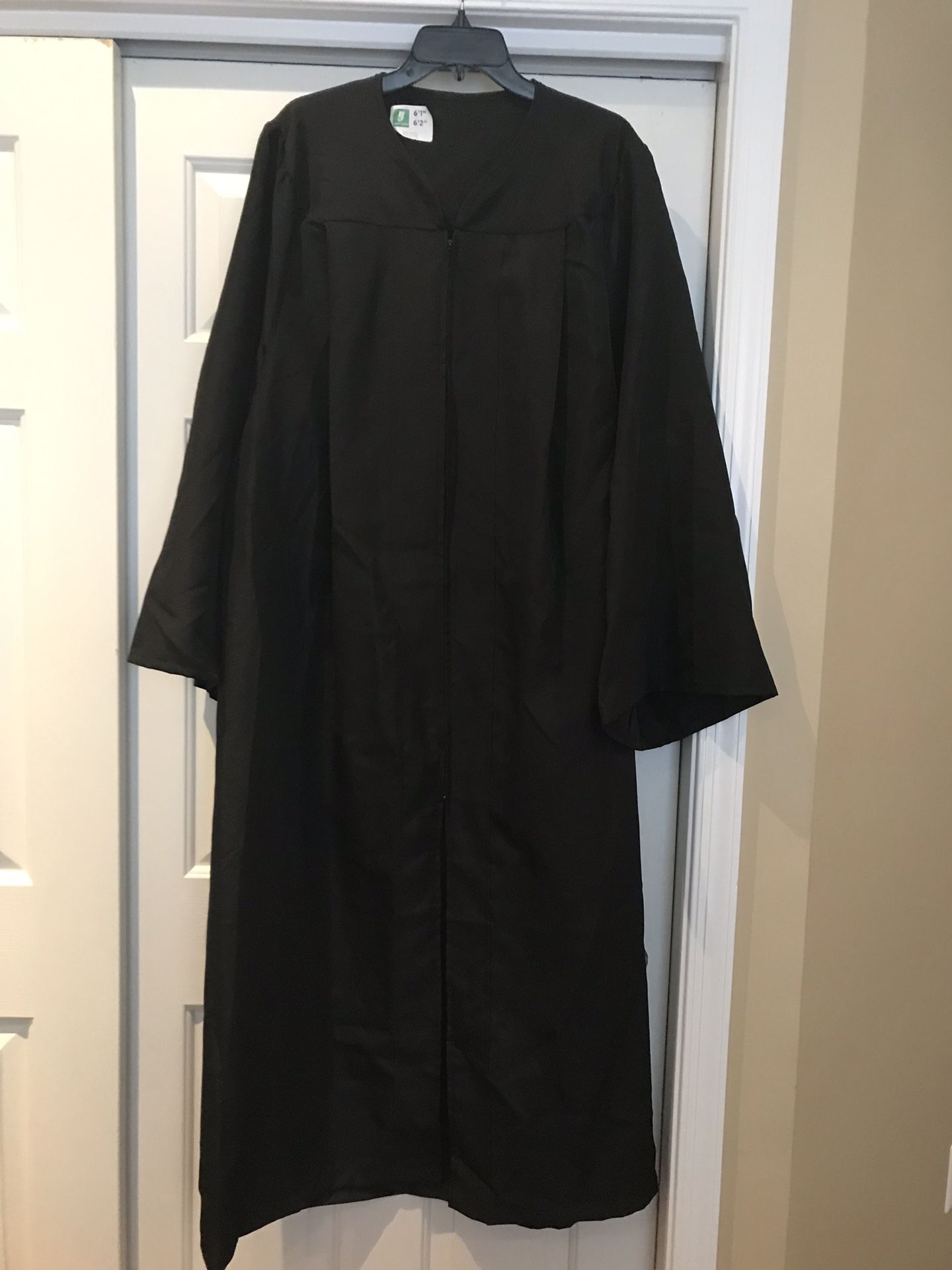 Black graduation gown for 6’1” to 6’2” people