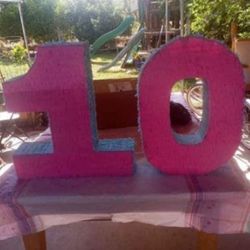 Glo's Custom Made Piñatas 