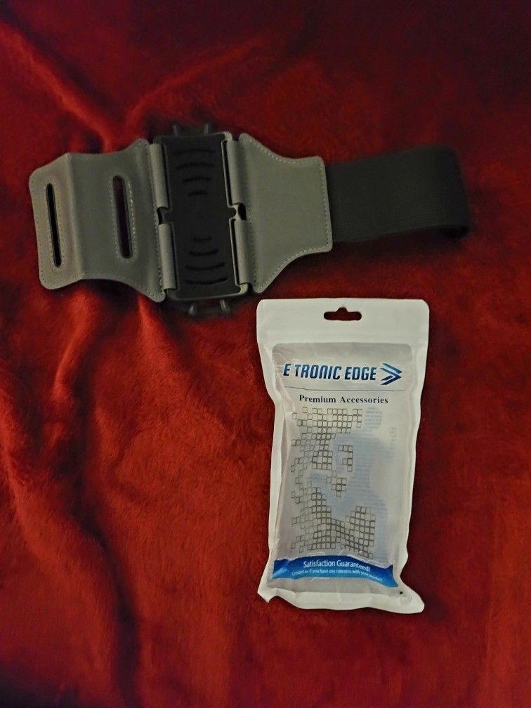 NWT ETRONIC EDGE ARMBAND
