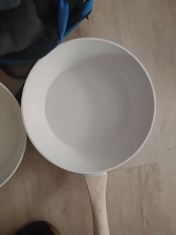 2 high end ceramic frying pans towel set