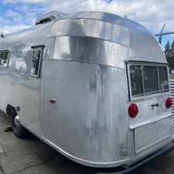 1955 Flying Cloud Wale Tail Airstream
