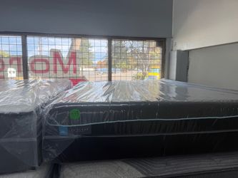QUEEN SIZE MALOUF MATTRESS & BOX SPRING BED SET