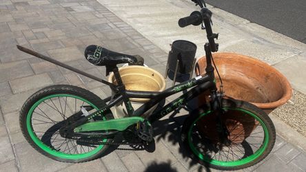 Decoy Street BMX Bike Black Green