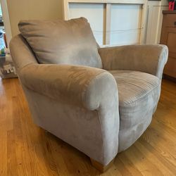 2 Large Microfiber Armchairs - FREE!