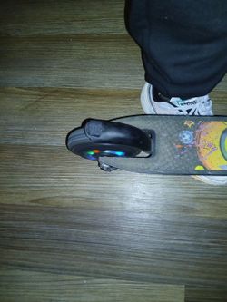 Kids electric Scooter with Light-Up Wheel