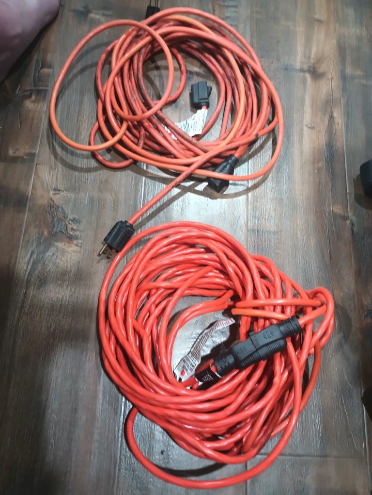 2 Electrical Cords