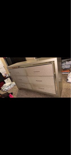 Mirrored 6 Drawer Dresser with Crystal Handles & nightstand