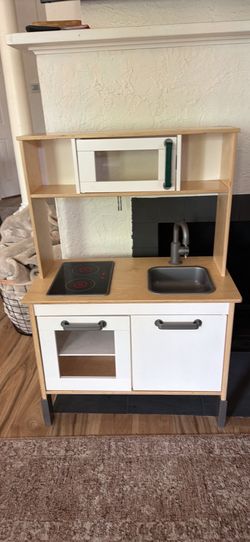 IKEA KIDS PLAY KITCHEN