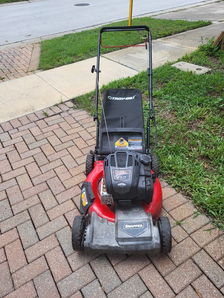 Used Snapper Self-propelled FWD Lawnmower
