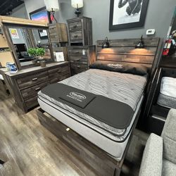 4-piece Queen Bedroom Set With Lights!