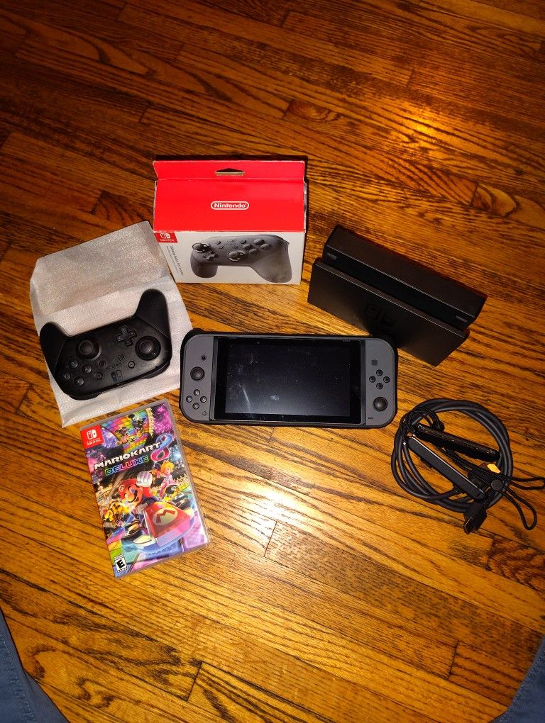 Nintendo Switch , Mario Kars Deluxe Bundle