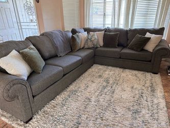 Jerome’s Sectional