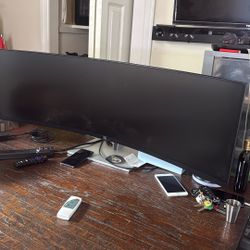HP 45 Inch Curve With Built In Docking Station