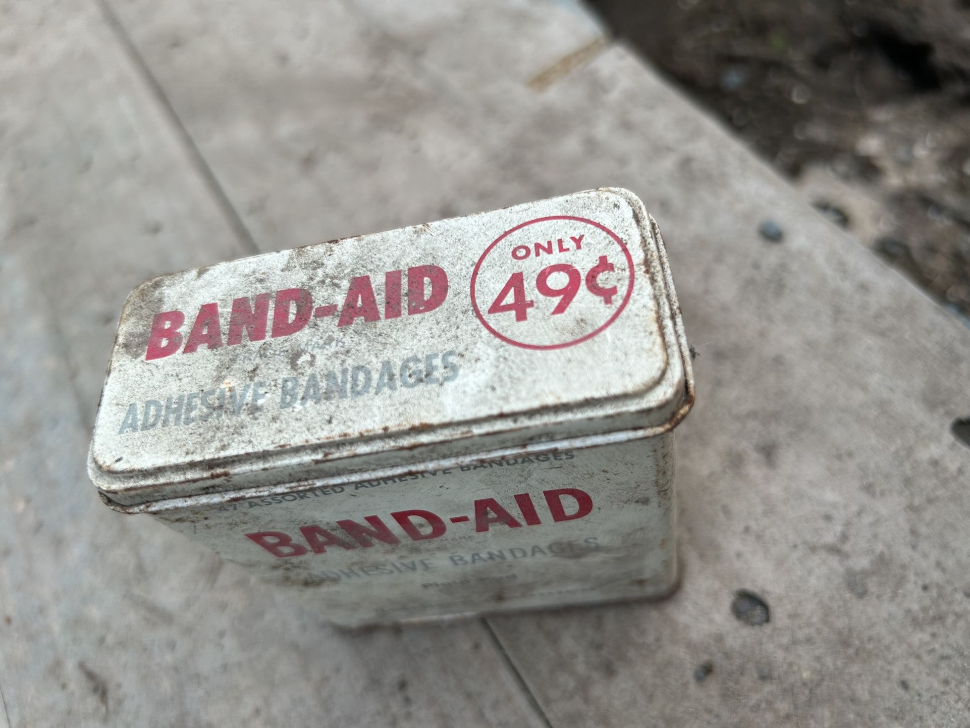 Antique Bandaid Tin Johnson & Johnson 