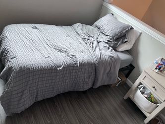 Metal platform twin bed and mattress